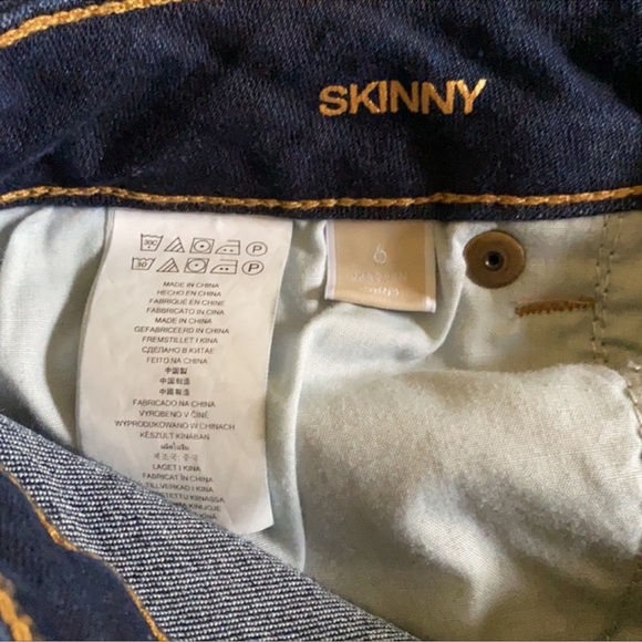 MICHAEL Michael Kors Mid-Rise Super Stretch
Skinny Jeans - Picture 6 of 6